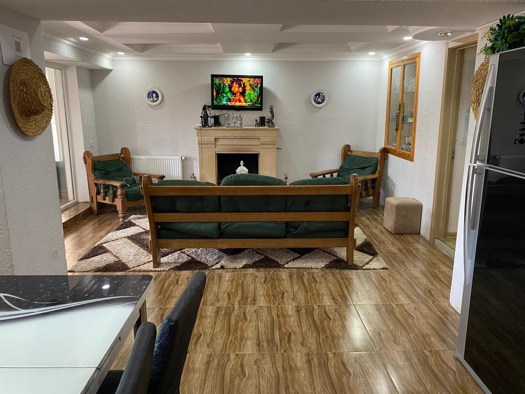Relax Station Ξενοδοχείο Κουτάισι Εξωτερικό φωτογραφία